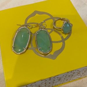 Kendra Scott Elle earrings -light green/gold and matching ring **Earrings only**